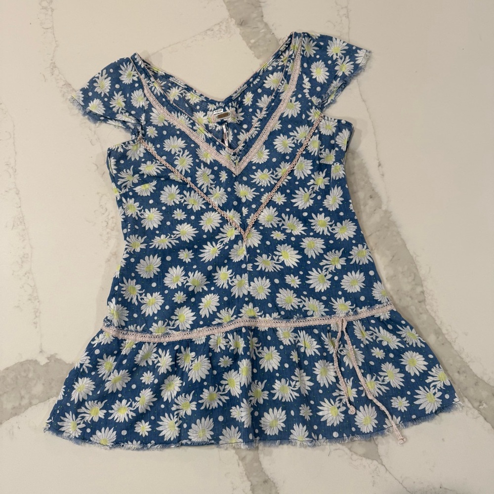 Free People Blue Daisy Print V-Neck Ruffle Blouse